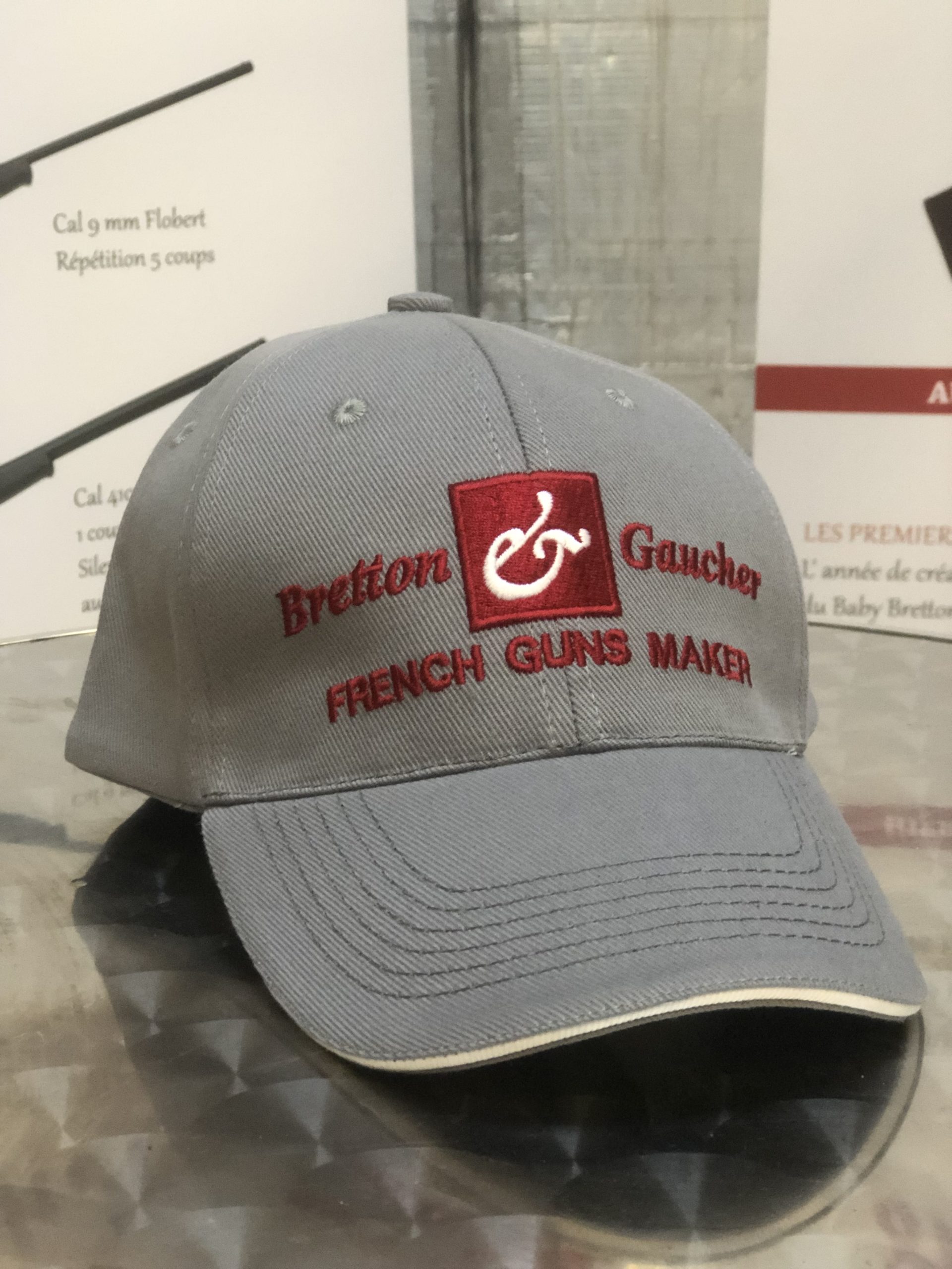 Bretton & Gaucher casquette brodée coton gris perle ajustable