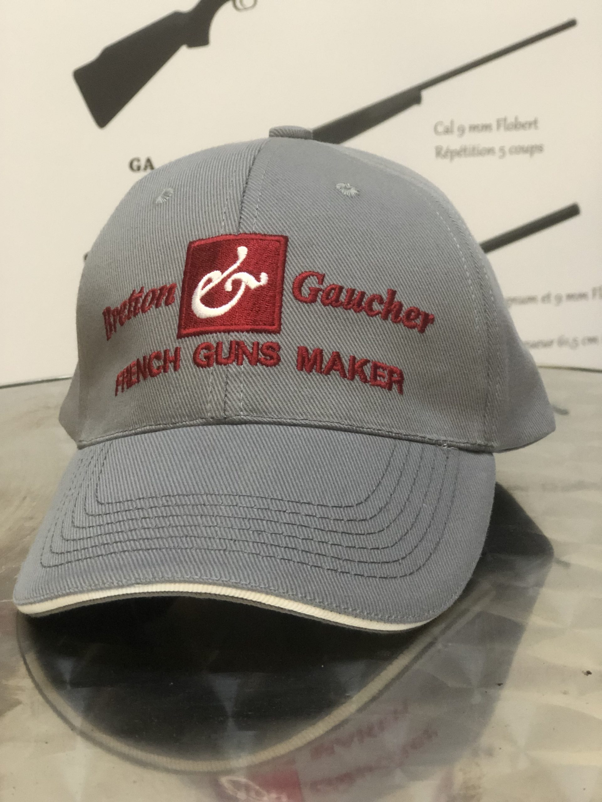 Bretton & Gaucher casquette brodée coton gris perle ajustable