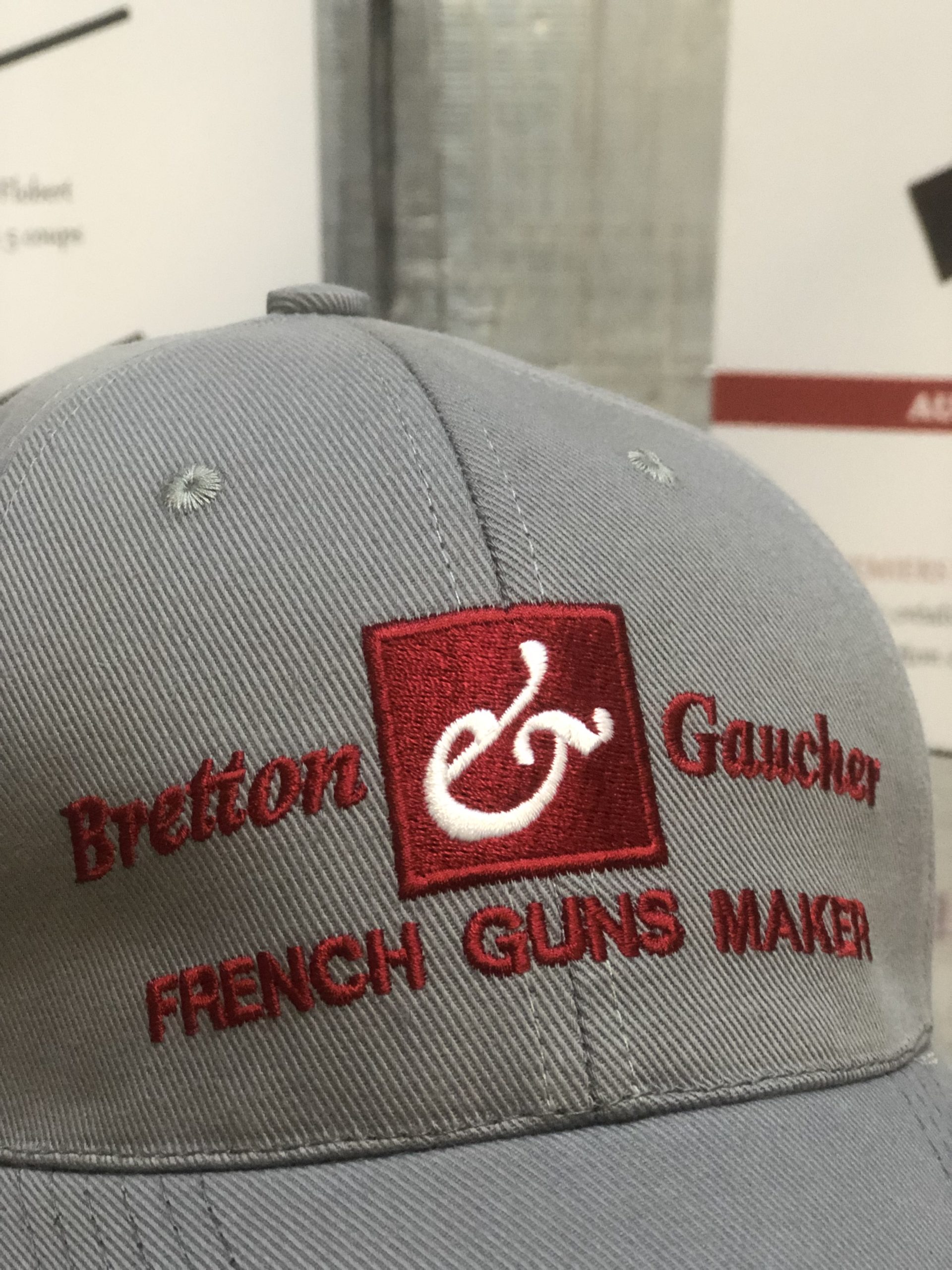 Bretton & Gaucher casquette brodée coton gris perle ajustable
